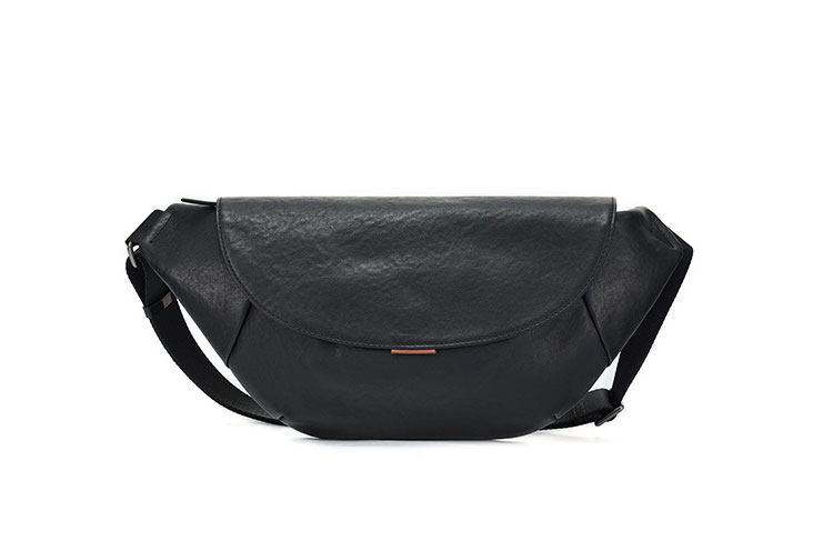 Whatna アンティーク風合い鞣し天 然 牛 革 斜めがけ ボディバッグ ワンショルダー メンズ ボディ斜め掛け 胸バッグ  肩掛けバック本革 厚手 レザー 左右付け替え可能  6378-1