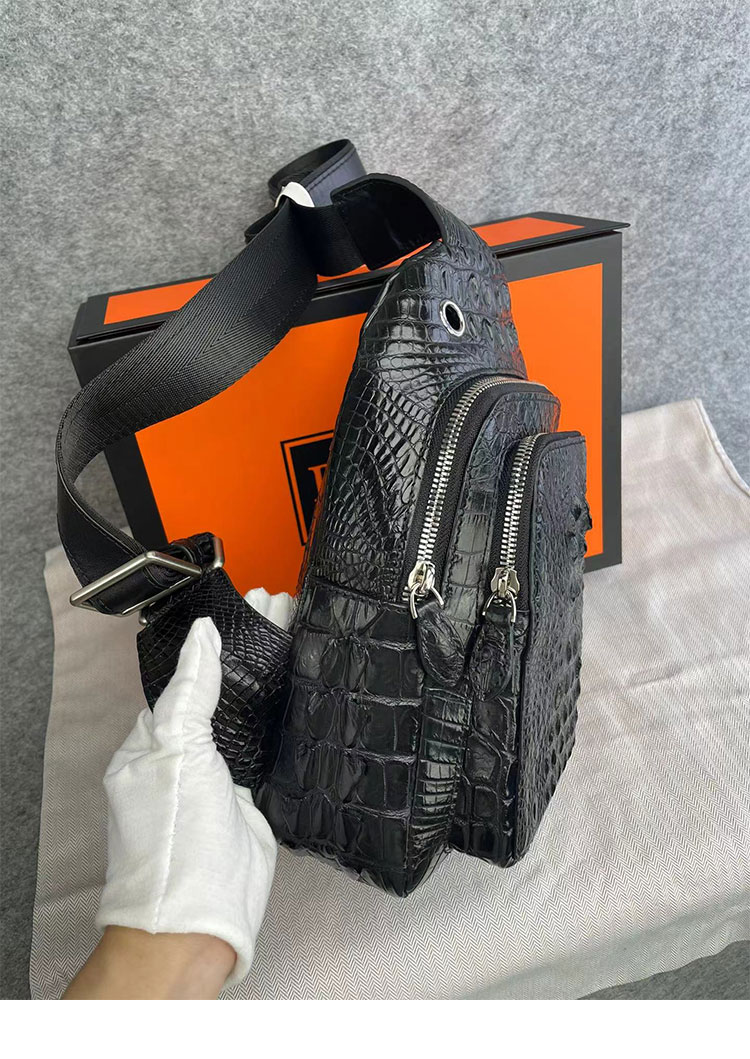 Whatna 斜めがけ ボディバッグ ワンショルダー メンズバッグ ボディ斜め掛け 胸バッグ イヤホン穴付き 本革 厚手 レザー黑 5216-5