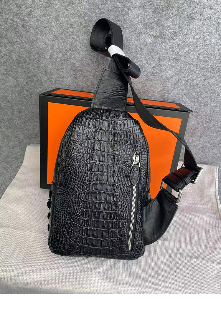 Whatna 斜めがけ ボディバッグ ワンショルダー メンズバッグ ボディ斜め掛け 胸バッグ イヤホン穴付き 本革 厚手 レザー黑 5216-3