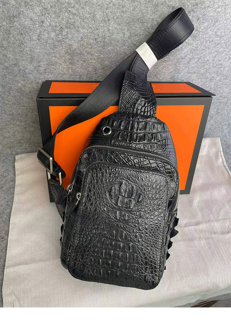 Whatna 斜めがけ ボディバッグ ワンショルダー メンズバッグ ボディ斜め掛け 胸バッグ イヤホン穴付き 本革 厚手 レザー黑 5216-2