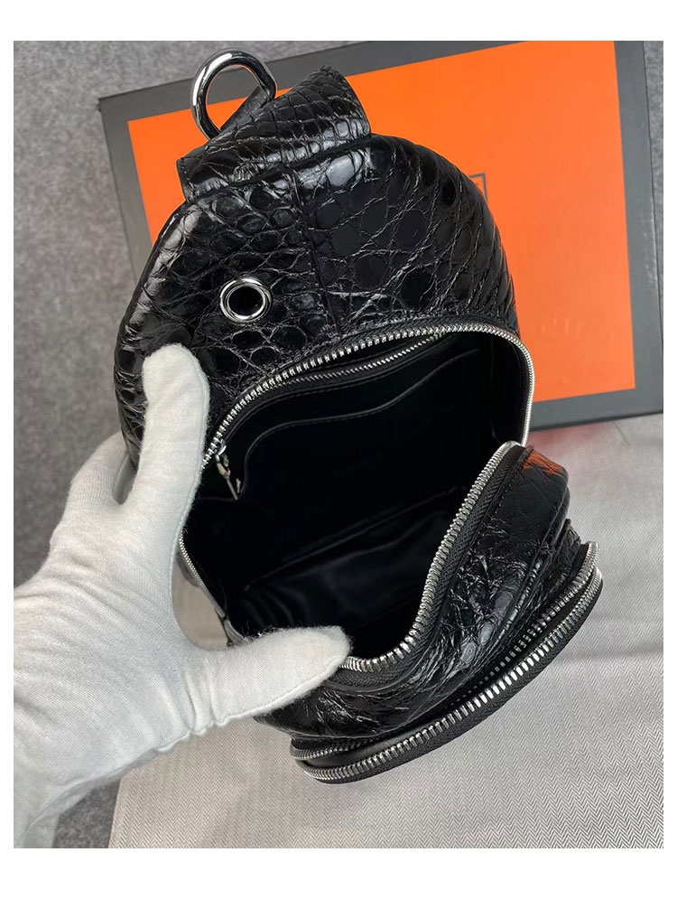 Whatna 斜めがけ ボディバッグ ワンショルダー メンズバッグ  ボディ斜め掛け 胸バッグ イヤホン穴付き 本革 厚手 レザー黒 5217-8