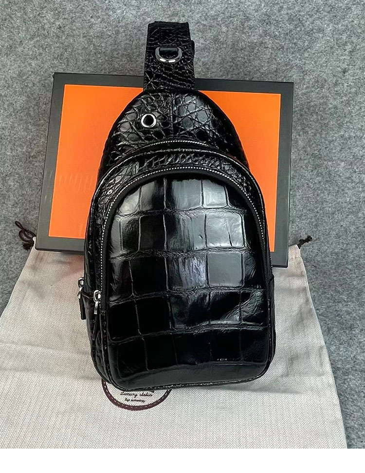 Whatna 斜めがけ ボディバッグ ワンショルダー メンズバッグ  ボディ斜め掛け 胸バッグ イヤホン穴付き 本革 厚手 レザー黒 5217-1