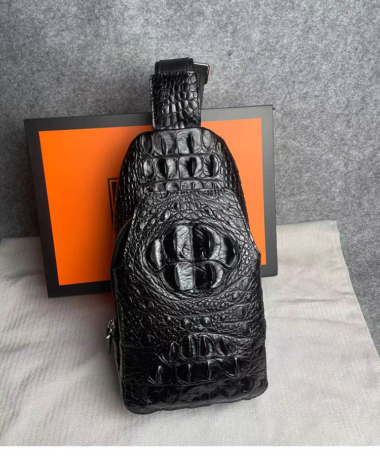 Whatna 斜めがけ ボディバッグ ワンショルダー メンズバッグ ボディ斜め掛け 胸バッグ イヤホン穴付き 本革 厚手 レザー黑 5218-1