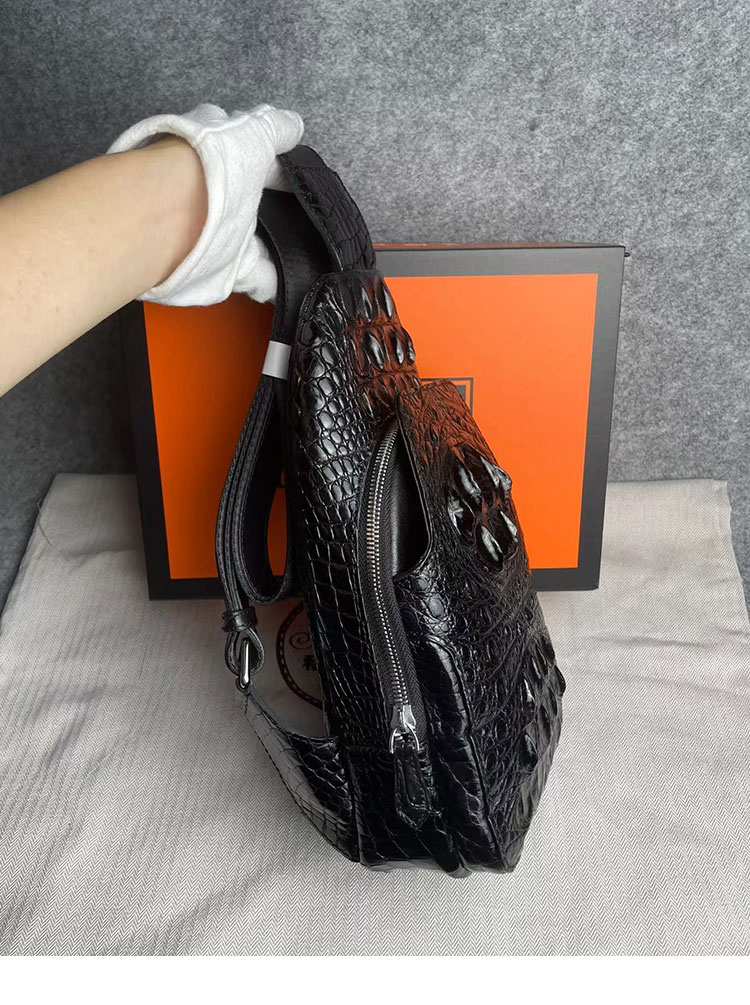 Whatna 斜めがけ ボディバッグ ワンショルダー メンズバッグ ボディ斜め掛け 胸バッグ イヤホン穴付き 本革 厚手 レザー黑 5218-3