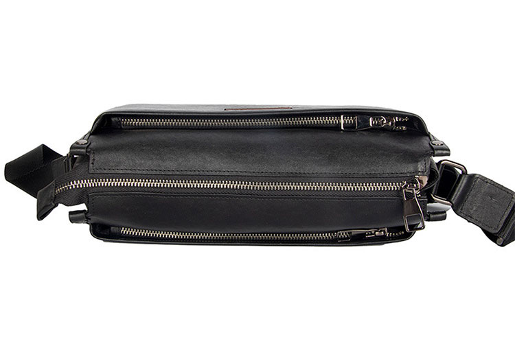 Whatna アンティーク風合い鞣し天 然 牛革ショルダーバッグ メンズ メッセンジャーバッグ ボディ斜め掛け胸バッグ かばん斜めがけ 小さめ ビジネスバッグ A4 ipad 10.5収納可 本革 通勤 通学 斜めがけバッグ 自転車 かばん男性用 黒YH8071-5