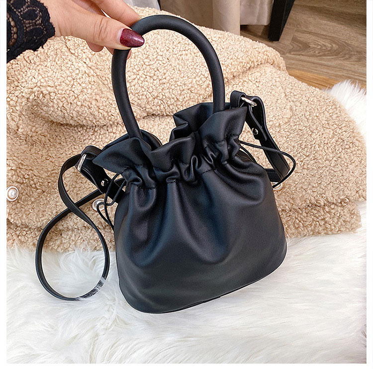 Whatna 牛革 ミニ ショルダーバッグ レディース 斜めがけボディ胸バッグ 小さめ 本 革 厚手 レザー 軽量 ショルダー 肩掛け ミニバッグ 女性 通勤 旅行 バッグ スマホポーチ  A010-4