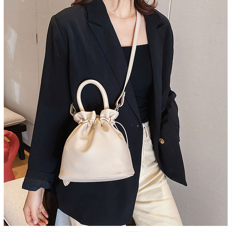 Whatna 牛革 ミニ ショルダーバッグ レディース 斜めがけボディ胸バッグ 小さめ 本 革 厚手 レザー 軽量 ショルダー 肩掛け ミニバッグ 女性 通勤 旅行 バッグ スマホポーチ  A010-12