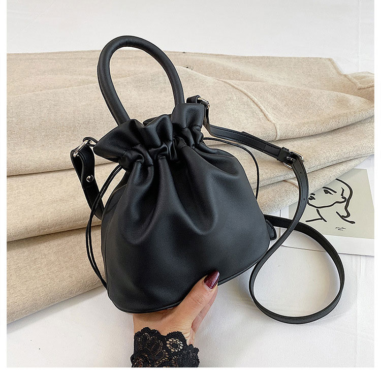 Whatna 牛革 ミニ ショルダーバッグ レディース 斜めがけボディ胸バッグ 小さめ 本 革 厚手 レザー 軽量 ショルダー 肩掛け ミニバッグ 女性 通勤 旅行 バッグ スマホポーチ  A010-2