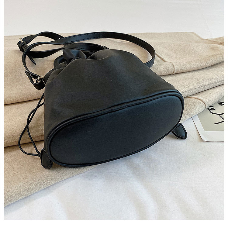 Whatna 牛革 ミニ ショルダーバッグ レディース 斜めがけボディ胸バッグ 小さめ 本 革 厚手 レザー 軽量 ショルダー 肩掛け ミニバッグ 女性 通勤 旅行 バッグ スマホポーチ  A010-5