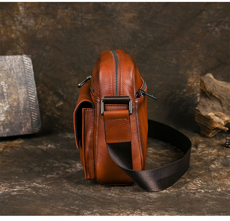 Whatna アンティーク風合い鞣し天 然 牛革 ワンショルダー メンズ 斜め掛けボディ胸バッグ 肩掛け 手提げ 手持げ クラッチ バックipad 10.5収納可 結婚式 ビジネス フォーマル 冠婚葬祭 バッグ9011-2