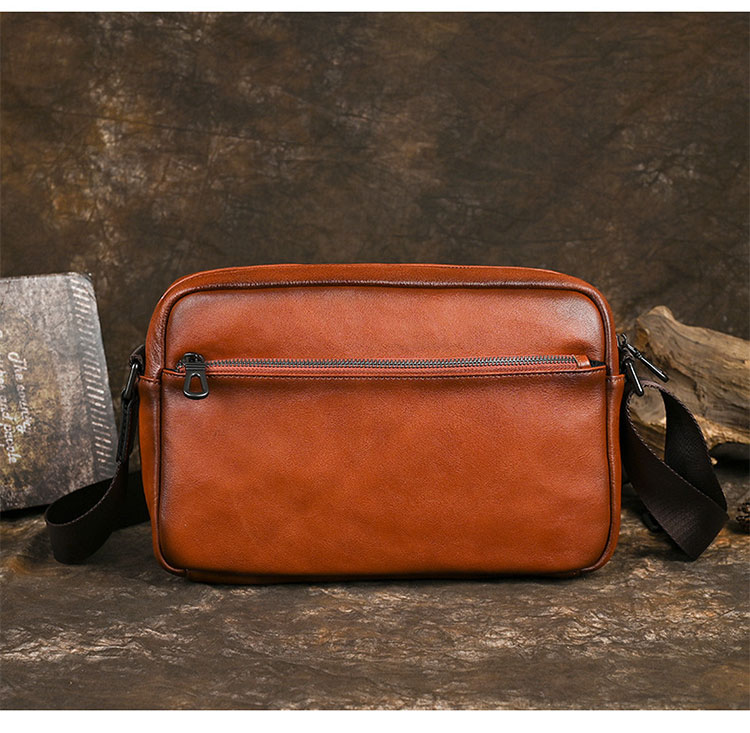 Whatna アンティーク風合い鞣し天 然 牛革 ワンショルダー メンズ 斜め掛けボディ胸バッグ 肩掛け 手提げ 手持げ クラッチ バックipad 10.5収納可 結婚式 ビジネス フォーマル 冠婚葬祭 バッグ9011-3