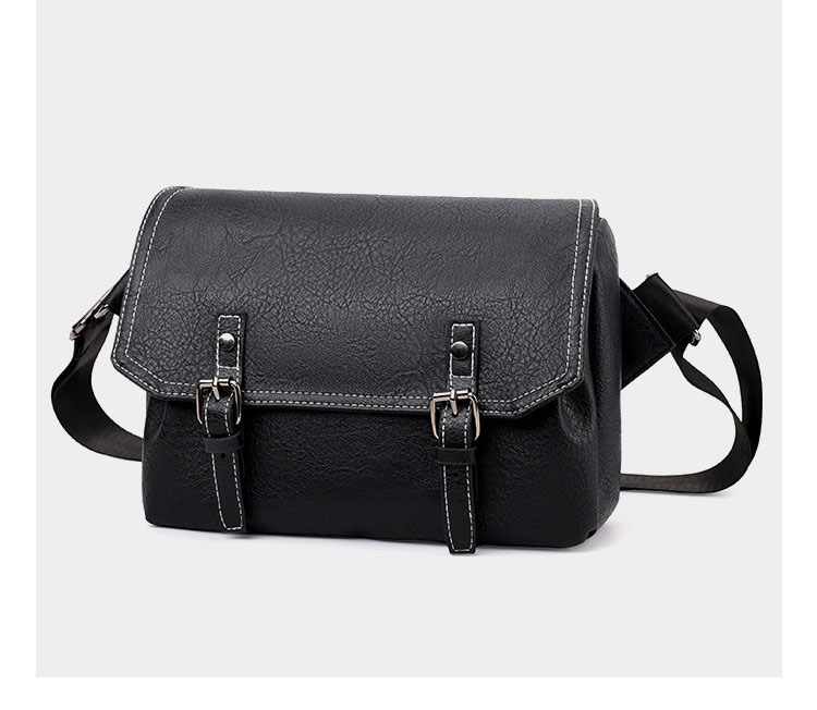 Whatna ワンショルダーバッグ メンズ胸バッグ 斜め掛け 肩掛け PUレザー 9.7インチiPad収納可 コンパクト 軽量 ビジネス 通勤 旅行 登山 出張用-2