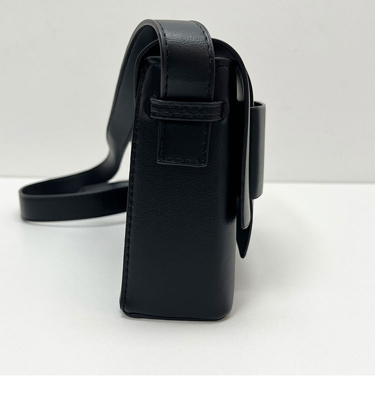 Whatna  ワンショルダーバッグ メンズ胸バッグ 斜め掛け 肩掛け PUレザー iPad mini収納可 コンパクト 軽量 ビジネス 通勤 旅行 登山 出張用-2