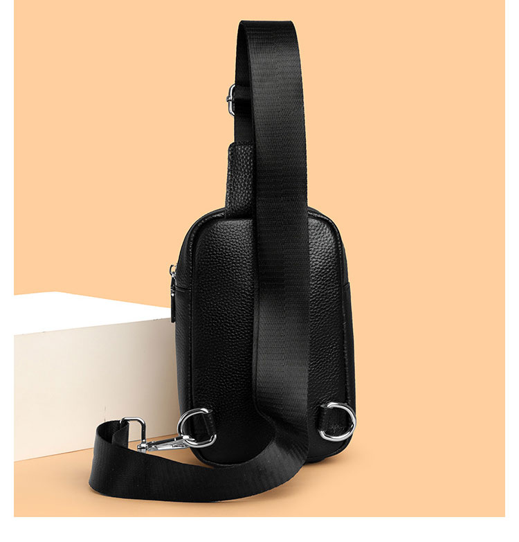 Whatna  牛 革 ワンショルダーメンズ レディース 肩掛け ボディ斜め掛け 胸バッグ 大容量 2室仕切 左右に付け替え可 軽量 男女兼用-5