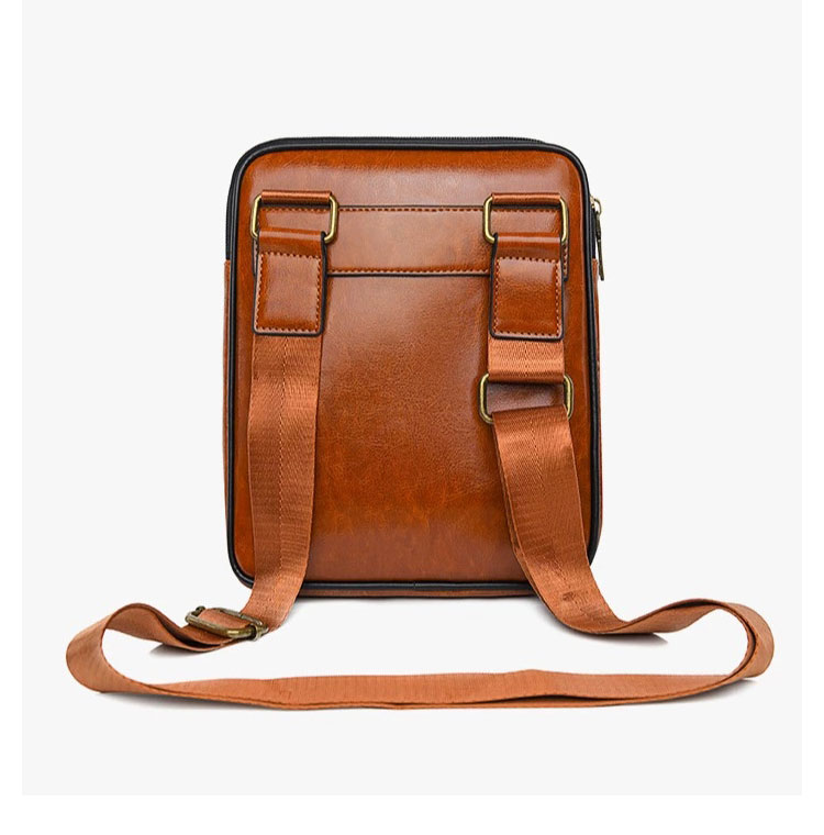 Whatna 斜めがけボディバッグ ワンショルダーメンズかばん 斜めがけ 肩掛けバッグメッセンジャーバッグ シンプル カジュアル PUレザ ー  B5 ipad 9.7 収納可-2