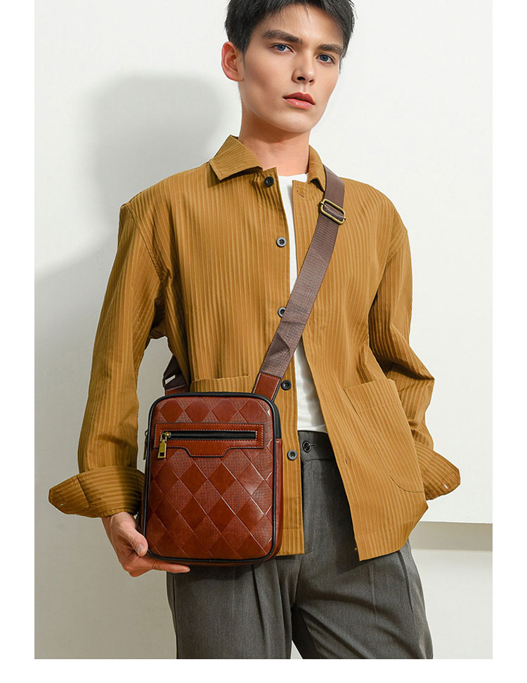 Whatna 斜めがけボディバッグ ワンショルダーメンズかばん 斜めがけ 肩掛けバッグメッセンジャーバッグ シンプル カジュアル PUレザ ー  B5 ipad 9.7 収納可-10