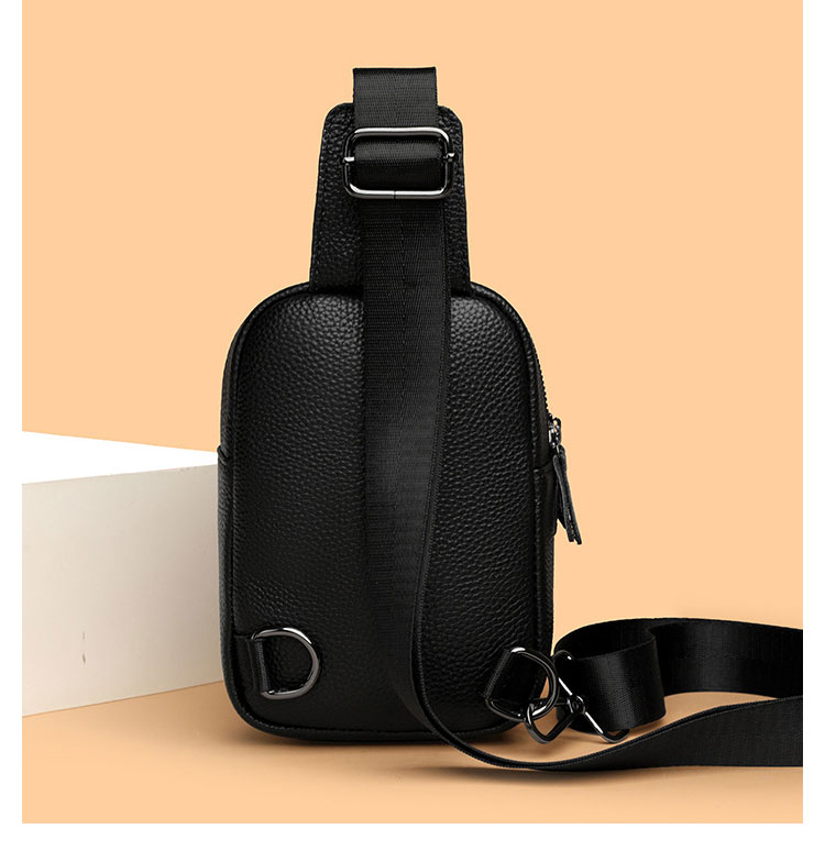 Whatna  ボディバッグ メンズ レディース 本革 ワンショルダー 大容量 2層構造 軽量 斜めがけ 左右付け替え可 肩掛け 胸バッグ 通勤 通学 旅行 男女兼用-4