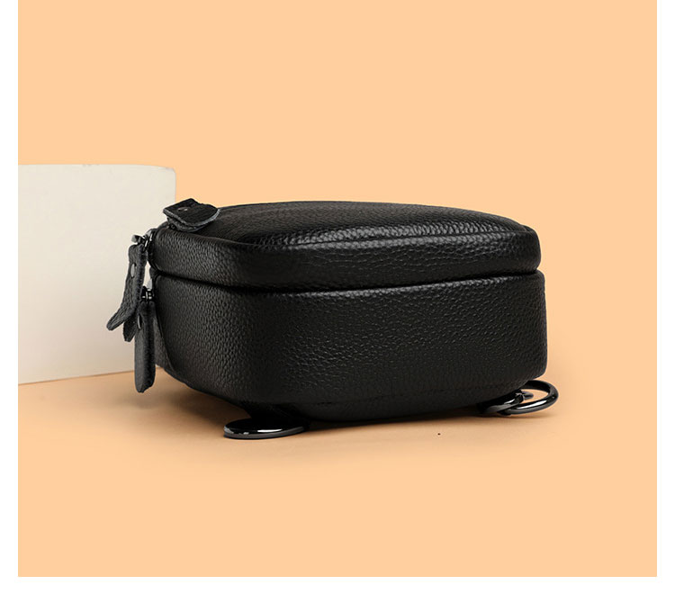 Whatna  ボディバッグ メンズ レディース 本革 ワンショルダー 大容量 2層構造 軽量 斜めがけ 左右付け替え可 肩掛け 胸バッグ 通勤 通学 旅行 男女兼用-5