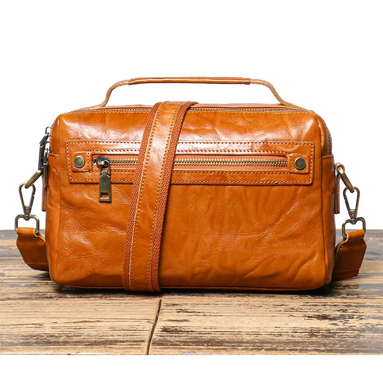 Whatna アンティーク風合い鞣し天 然 牛革 ワンショルダー メンズ 斜めがけボディバッグ クラッチ 肩掛け 手提げ トートバッグ ipad Mini収納可 結婚式 ビジネス フォーマル 冠婚葬祭 96049-1