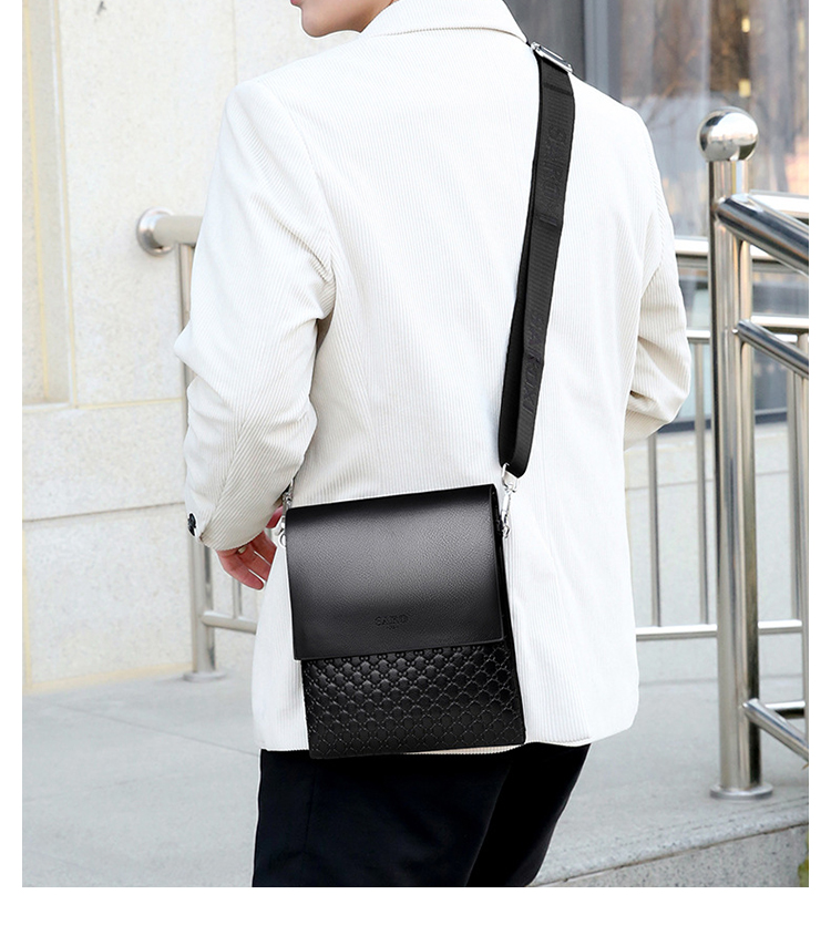 Whatna  ショルダーバッグ メンズ  斜めがけボディバッグ 胸バッグ PUレザー 大容量 3室の仕切り多収納ポケット 通勤 通学 旅行-12