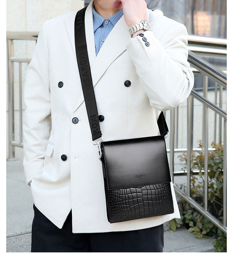 Whatna ショルダーバッグ メンズ 斜めがけボディバッグ 胸バッグ PUレザー 大容量 3室の仕切り多収納ポケット 通勤 通学 旅行-9