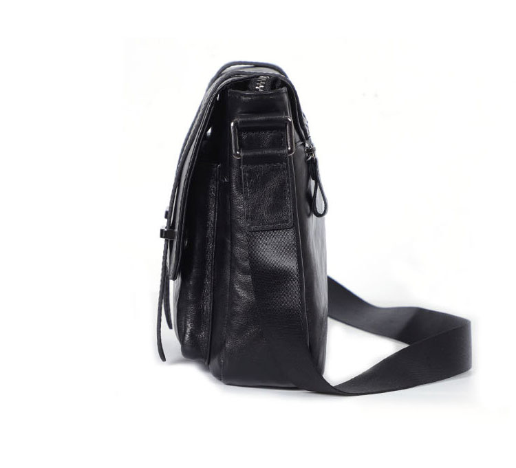 Whatna アンティーク風合い鞣し天 然 牛革 ワンショルダー メンズ ボディ斜め掛け 胸バッグ クラッチ 肩掛け 手提げバッグ ipad 9.7収納可 結婚式 ビジネス フォーマル 冠婚葬祭 N3090-4