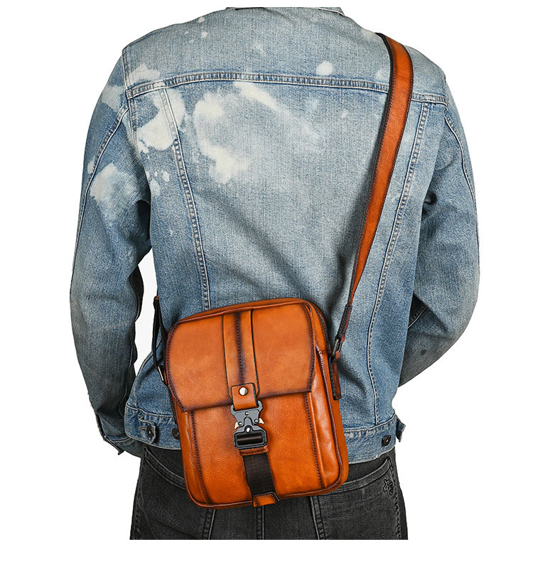 Whatnaアンティーク風合い鞣し天 然 牛革ショルダーバッグ メンズ 斜め掛けボディ胸バッグ 肩掛け 通勤 通学 ワンショルダー 小さめIpad9.7収納可 メッセンジャー バッグ自転車 かばん男性用 WX8652-7