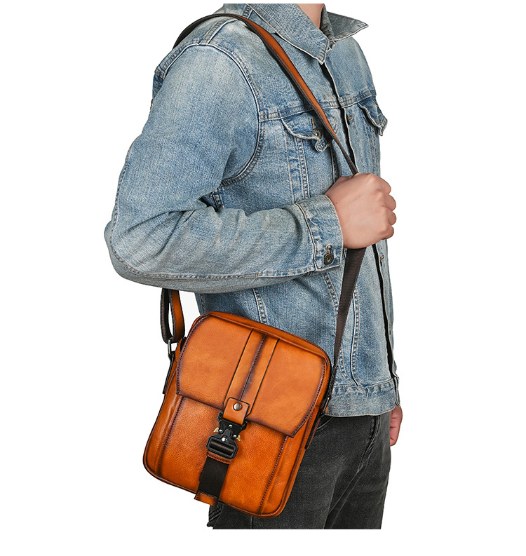 Whatnaアンティーク風合い鞣し天 然 牛革ショルダーバッグ メンズ 斜め掛けボディ胸バッグ 肩掛け 通勤 通学 ワンショルダー 小さめIpad9.7収納可 メッセンジャー バッグ自転車 かばん男性用 WX8652-8