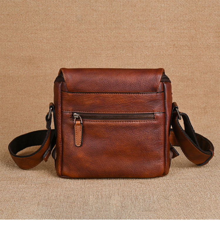 Whatna アンティーク風合い鞣し天 然 牛革 ショルダーバッグ メンズ  斜め掛けボディ胸バッグipad Mini収納可 肩掛け 通勤 通学 ビジネスバッグ 小さめメッセンジャーバッグ自転車 かばん男性用 12030-3