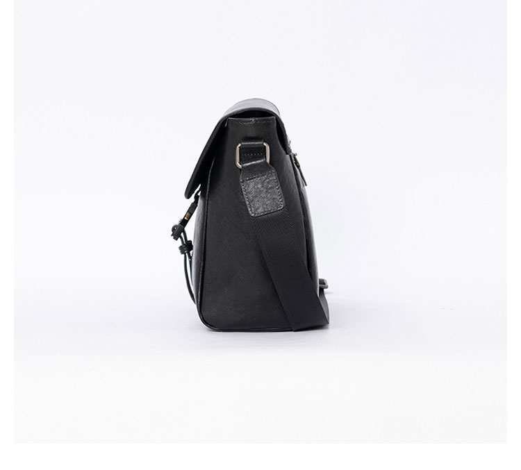 Whatna アンティーク風合い鞣し天 然 牛革 ショルダーバッグ メンズ  斜め掛けボディ胸バッグ13.3センチIpadAir収納可 肩掛け 通勤 通学 ビジネスバッグ 小さめメッセンジャーバッグ自転車 かばん男性用 ブラック7048-4