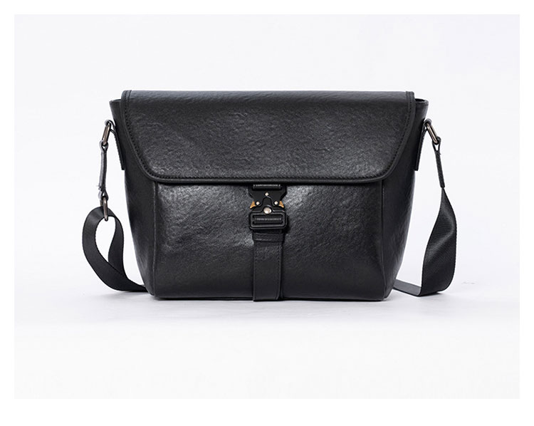 Whatna アンティーク風合い鞣し天 然 牛革 ショルダーバッグ メンズ  斜め掛けボディ胸バッグ13.3センチIpadAir収納可 肩掛け 通勤 通学 ビジネスバッグ 小さめメッセンジャーバッグ自転車 かばん男性用 ブラック7048-1