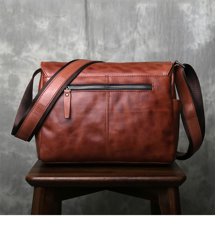 Whatna アンティーク風合い鞣し天 然 牛革 ショルダーバッグ メンズ  斜め掛けボディ胸バッグIpad  9.7収納可 肩掛け 通勤 通学 ビジネスバッグ 小さめメッセンジャーバッグ自転車 かばん男性用 2064-2