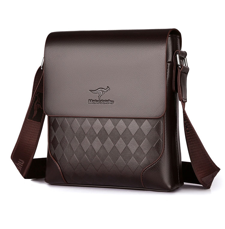 Whatna  ワンショルダーバッグ メンズ胸バッグ 斜め掛け 肩掛け PUレザー iPad 9.7収納可 コンパクト 軽量 ビジネス 通勤 旅行 登山 出張用-2