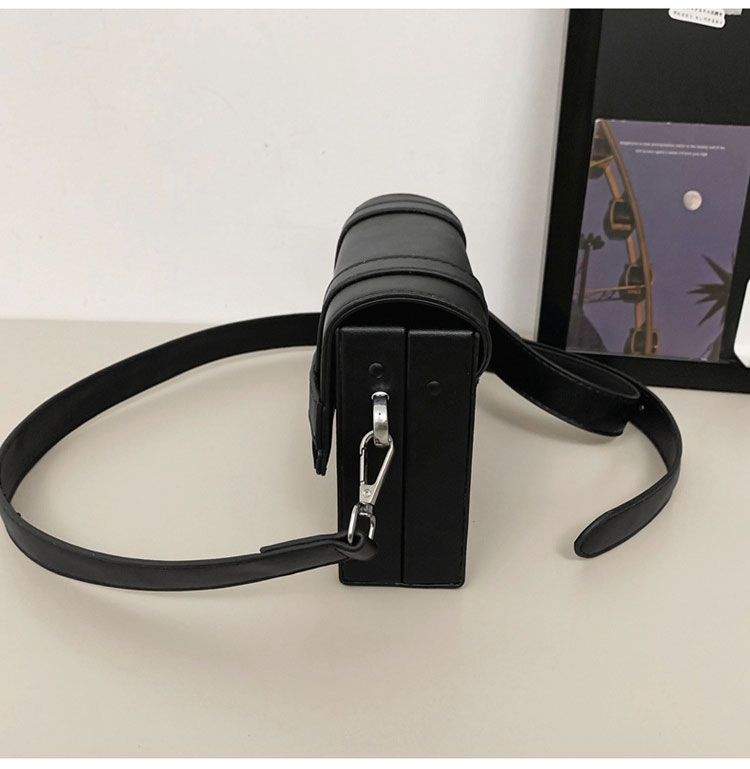 Whatna  ボディバッグ メンズ ミニ 2way ショルダーバッグ 胸掛け マグネットフラップ 縦型・横型 選べる2タイプ PUレザー コンパクト 軽量 13×17cm／19×12cm 斜め掛け 肩掛け 通勤 通学 旅行 カジュアル 鞄-4