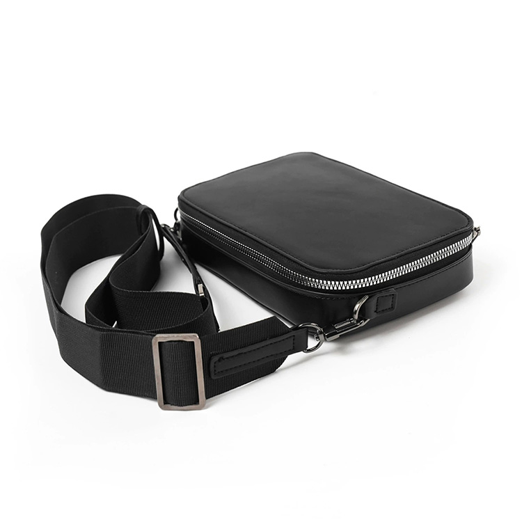 Whatna  ボディバッグ メンズ ミニ 3way ショルダーバッグ クラッチ 手持ち 斜め掛け 肩掛け 取り外し可能ストラップ PUレザー コンパクト 小型 19×13cm 旅行 通勤 通学 カジュアル おしゃれ 胸掛け 鞄-1