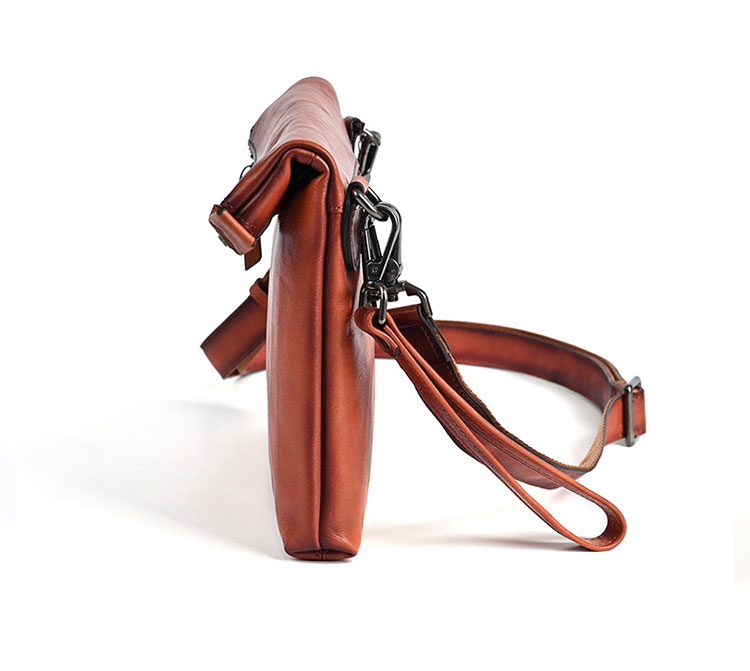 Whatna アンティーク風合い鞣し 牛 革ワンショルダー メンズ 3way クラッチ 肩掛け ボディ斜め掛け胸バッグ 小さい 結婚式ビジネス フォーマル 冠婚葬祭 紳士用 バッグ 男性用13827-4