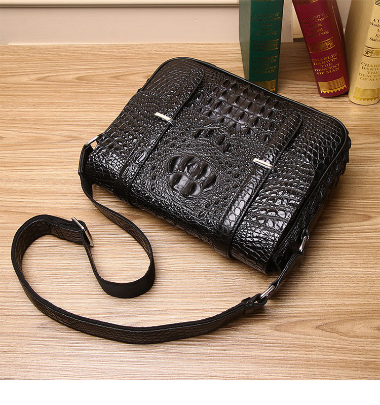 Whatna クロコダイル型押し 天 然 牛革フラップ斜めがけ ワンショルダー メンズ ボディバッグ 本 革 厚手 レザー A4サイズ収納可6300-3-3