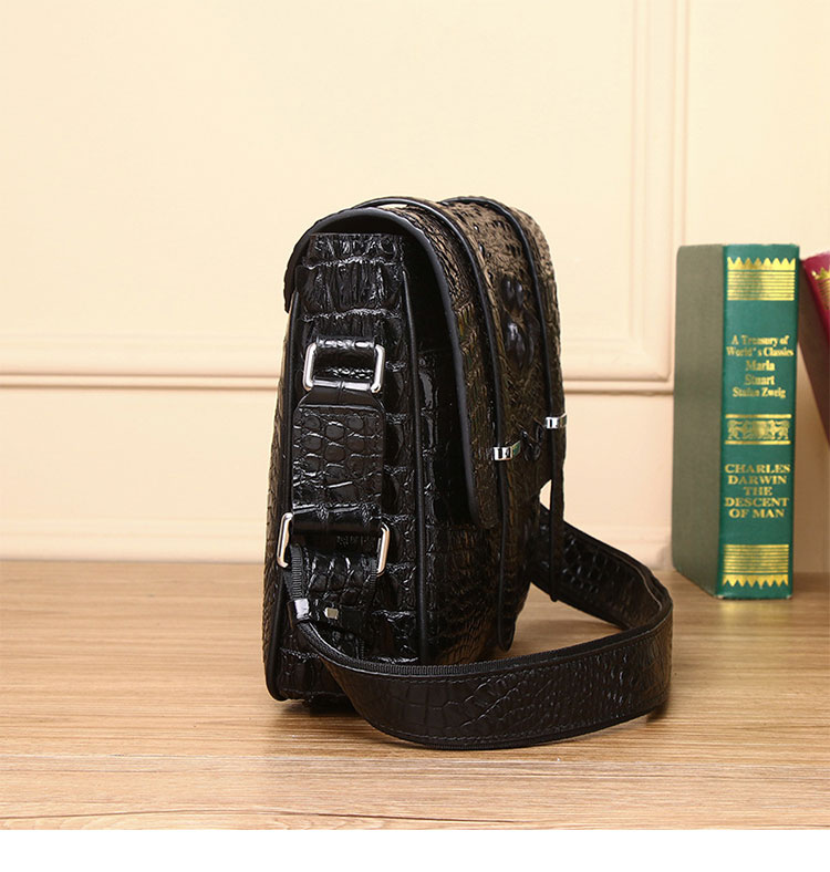 Whatna クロコダイル型押し 天 然 牛革フラップ斜めがけ ワンショルダー メンズ ボディバッグ 本 革 厚手 レザー A4サイズ収納可6300-3-1