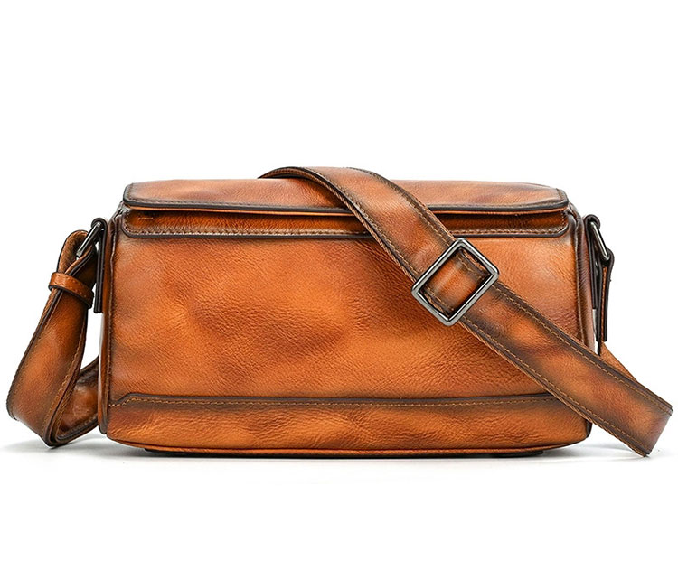 Whatna アンティーク風合い鞣し天 然 牛革 ショルダーバッグ メンズ  斜め掛けボディ胸バッグ  7.9インチクラスのタブレット収納可 肩掛け ビジネス 通勤 通学  小さめ メッセンジャーバッグ自転車 かばん男性用5512-1