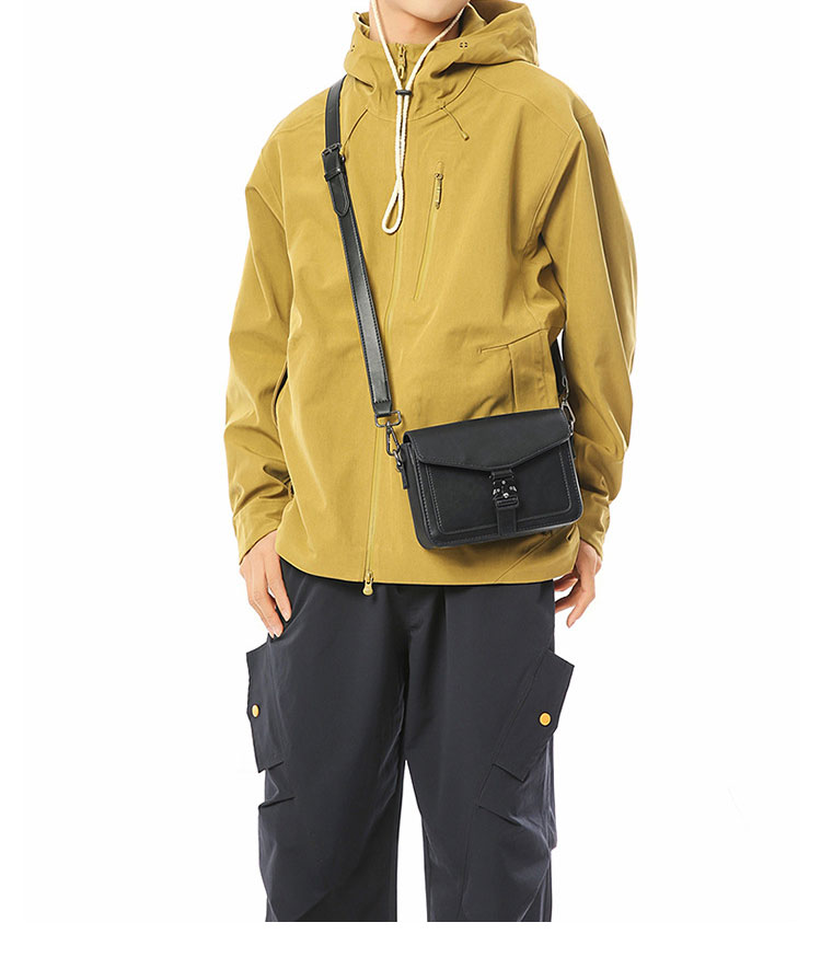 Whatna ショルダーバッグ メンズ ミニ ボディバッグ 2way 胸掛け 横型 フラップ式 ボックスバッグ バックル式 防犯 脱着式ストラップ 小型タブレット収納可 PUレザー 軽量 20×13cm 通勤 通学 旅行-11