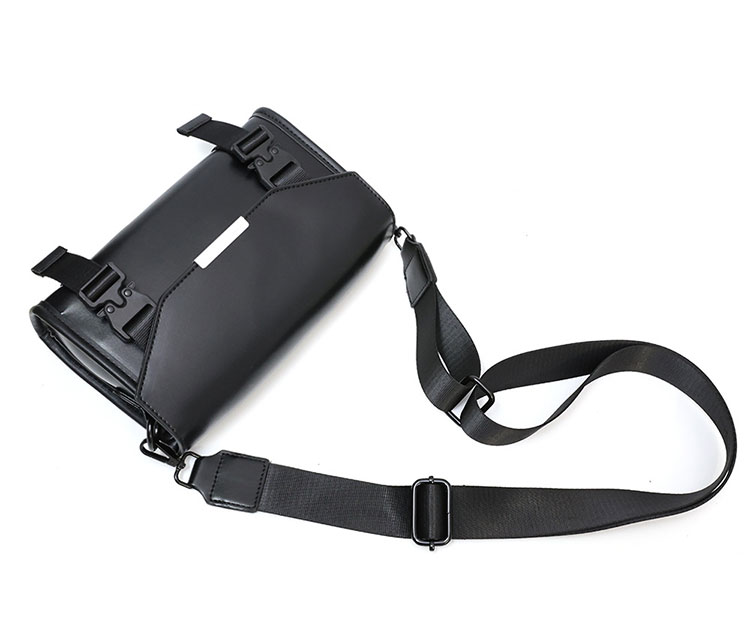 Whatna ショルダーバッグ メンズ ミニ ボディバッグ 3way クラッチ手持ち 胸掛け 横型  脱着式ストラップ バックル式 防犯 小型タブレット収納可 PUレザー 軽量 23×14cm 通勤 通学 旅行 カジュアル-4