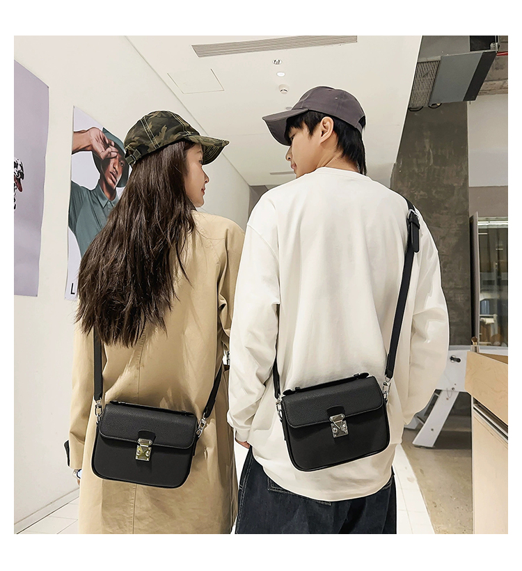 [Whatna] ショルダーバッグ メンズ 斜めがけバッグ ミニ ボディバッグ 2WAY 手提げ 肩掛け PUレザー フラップ式 カードロック式留め具 小さめ ブラック 10607-11