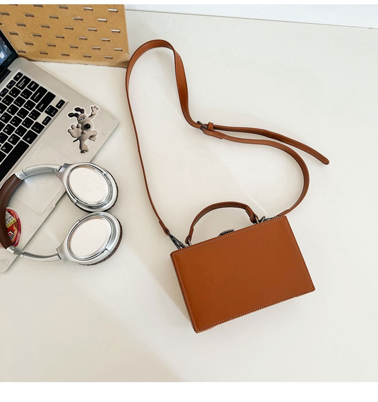 Whatna ボディバッグ メンズ PUレザー 箱型 斜めがけ 手持ち 2WAY ロック金具付き-4