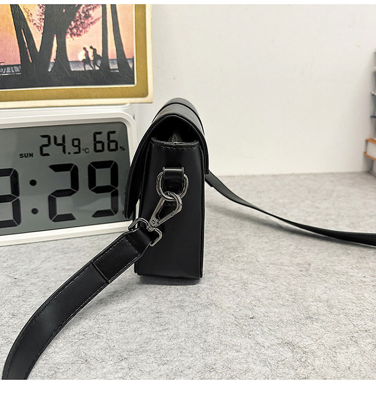 [Ｗｈａｔｎａ] メンズ ショルダーバッグ 斜め掛け PUレザー 防犯バックル 着脱式ベルト 7.9型対応10572-4