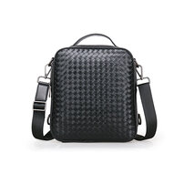 Whatna 手作り編み込み 牛革 ショルダーバッグ メンズ 3way 斜め掛け 手提げ リュック 厚手 本革 レザー ipad 9.7収納可 縦型 小さめ メッセンジャーバッグ 通学 通勤バッグ 自転車かばん プレゼント男性 黒（3867-1）