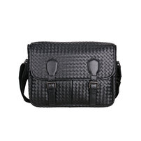 Whatna 手作り編み込み 牛革 フラップ ショルダーバッグ メンズ メッセンジャーバッグ A4 14インチpc 収納可 盗難防止 本革 ビジネス 通勤 通学 斜めがけ バッグ ワンショルダーバッグ自転車 かばん男性用 黒（B#PR055）