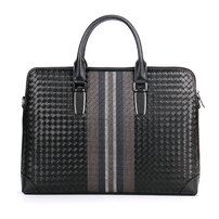 Whatna 手作り編み込み 牛革ショルダーバッグ メンズ メッセンジャーバッグ 手提げバッグ A4 15.6インチpc 収納可 本革 ビジネス 通勤 通学 斜めがけ バッグ ワンショルダーバッグ自転車 かばん男性用 黒（B#PR3268）