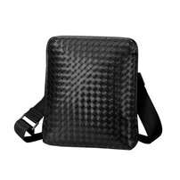 Whatna 手作り編み込み 本革 ショルダーバッグ メンズ メッセンジャーバッグ ダブルファスナー 2室仕切 ipad9.7収納可 本 革 厚手 レザー ビジネスバッグ 小さい 斜めがけ バッグ 男性用 紳士用 黒 青（3852）