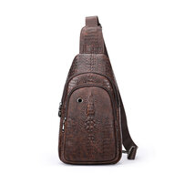 Whatna クロコダイル型押し牛革 斜めがけ ボディバッグ ワンショルダー メンズ 本 革 厚手 レザー イヤホン穴付き ブラウン 9075