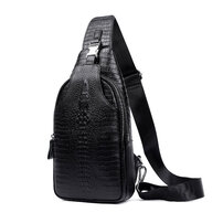 Whatna クロコダイル型押し牛革 斜めがけ ボディバッグ ワンショルダー メンズ 本 革 イヤホン穴付き黒い5015